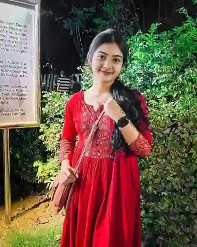 Esha Khan